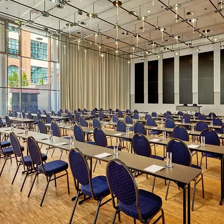 Sheraton Pelikan מלון