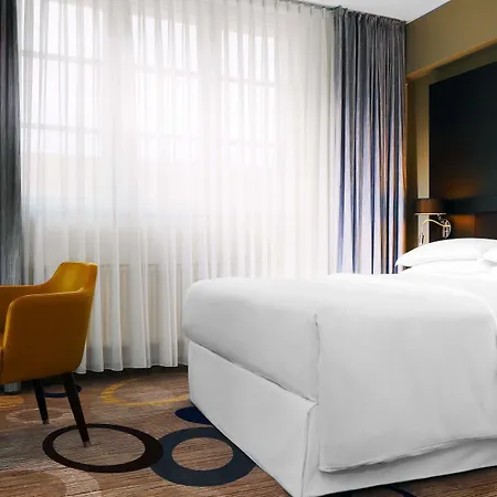 מלון Sheraton Pelikan