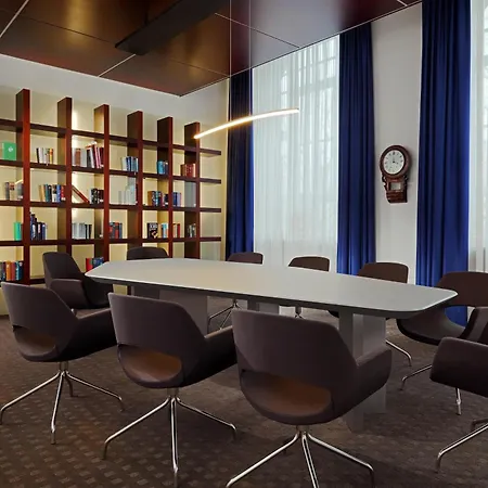 Sheraton Pelikan 4* הנובר