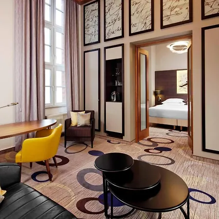 Sheraton Pelikan Hotell 4*