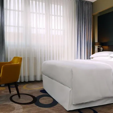 Hotell Sheraton Pelikan 4*