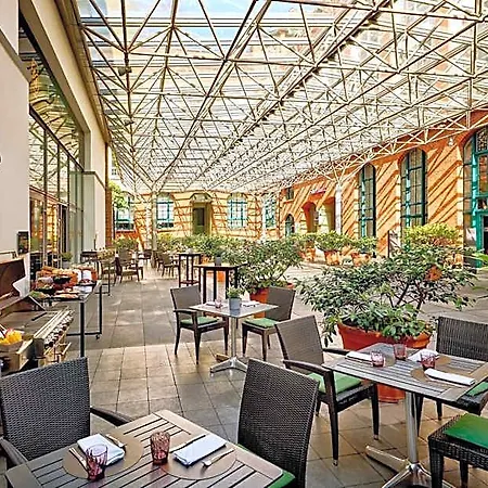 Отель Sheraton Pelikan
